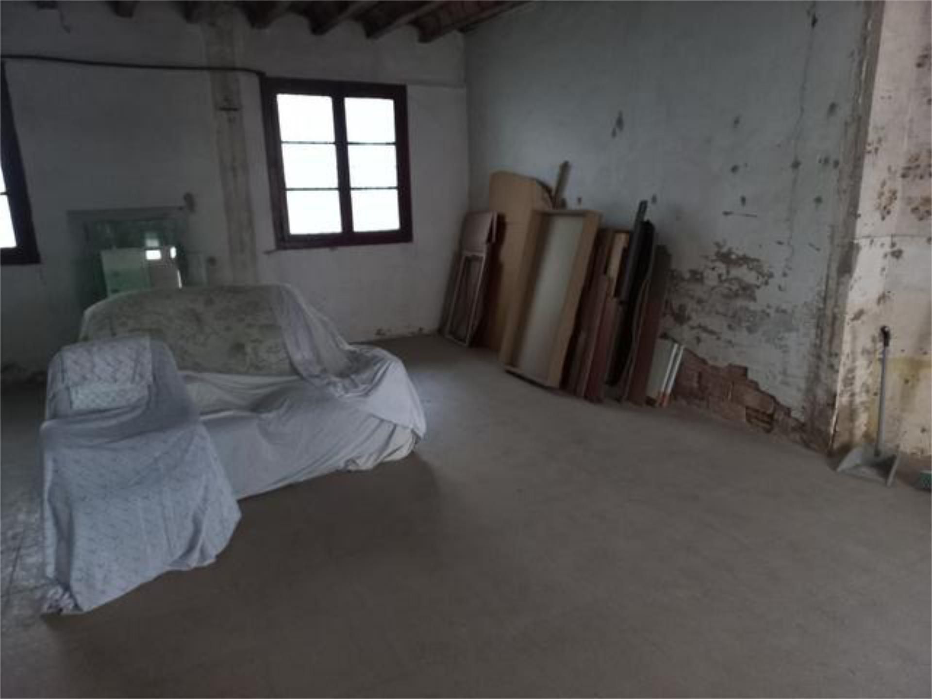 Box room to rent in Tudela