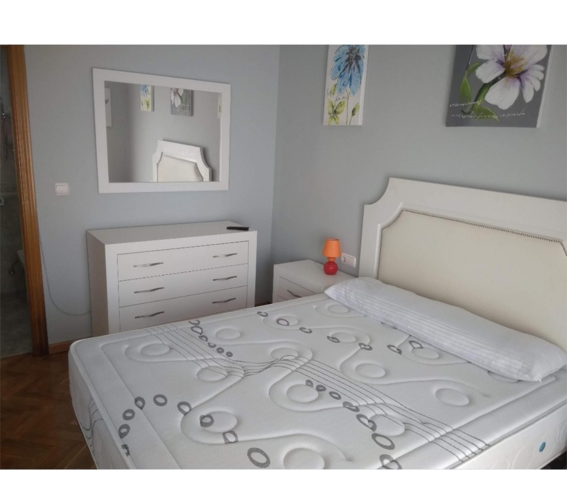 Dormitori de Pis de lloguer en Lugo Capital amb Calefacció, Parquet i Terrassa