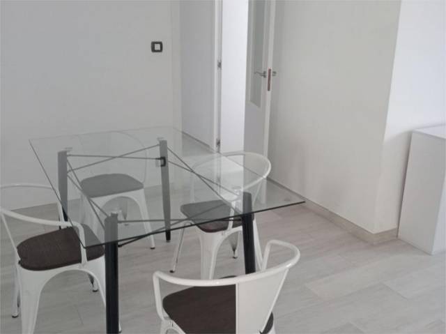 Piso en Alquiler en Avinguda del Cardenal Benlloch, 80 en L'Amistat