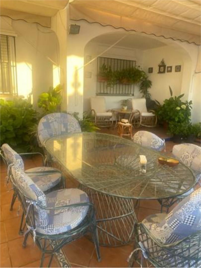 Casa adosada de alquiler en Caño Guerrero