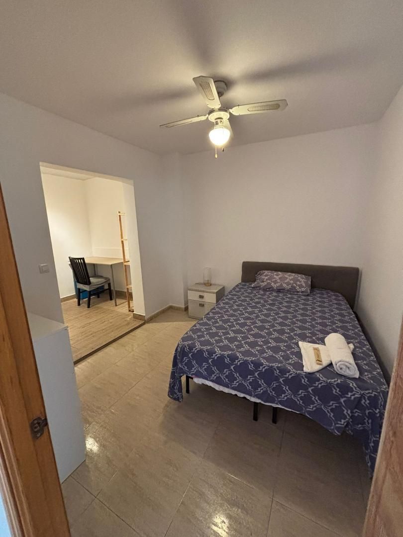 Dormitori de Planta baixa per a compartir en Daya Nueva amb Rentadora, Microones i Internet