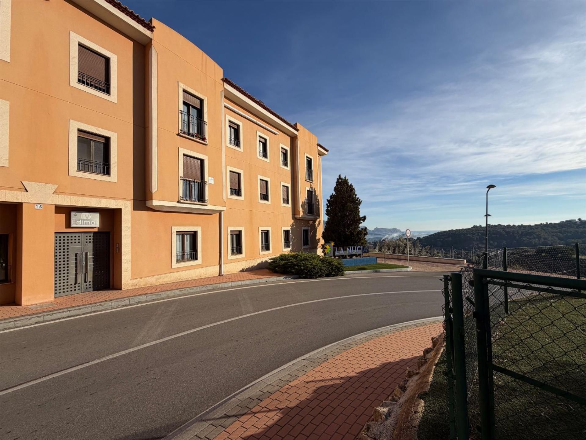 Vista exterior de Pis en venda en La Nucia amb Aire condicionat i Moblat