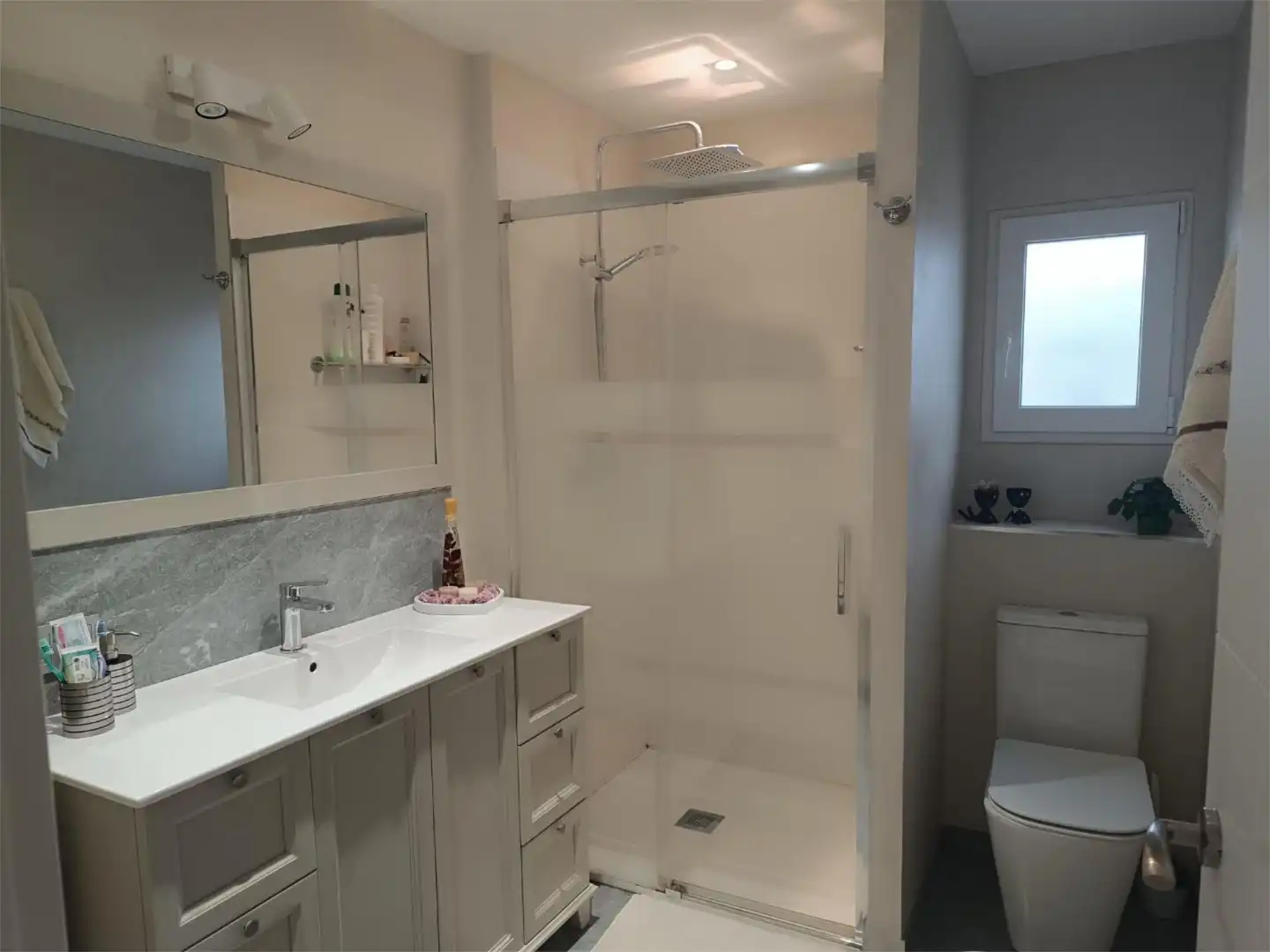 Houses for sale in Carrer Serra del Cid, 16, Pueblo - Urbanizaciones Bathroom of Houses for sale in L'Alfàs del Pi with Air Conditioner and Terrace