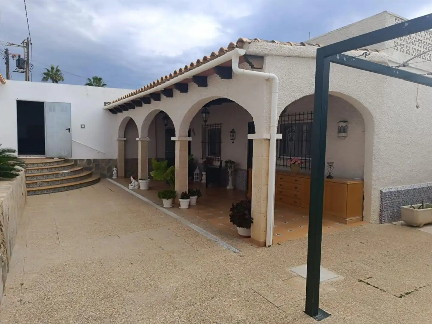 Houses for sale in Carrer Serra del Cid, 16, Pueblo - Urbanizaciones Exterior view of Houses for sale in L'Alfàs del Pi with Air Conditioner and Terrace
