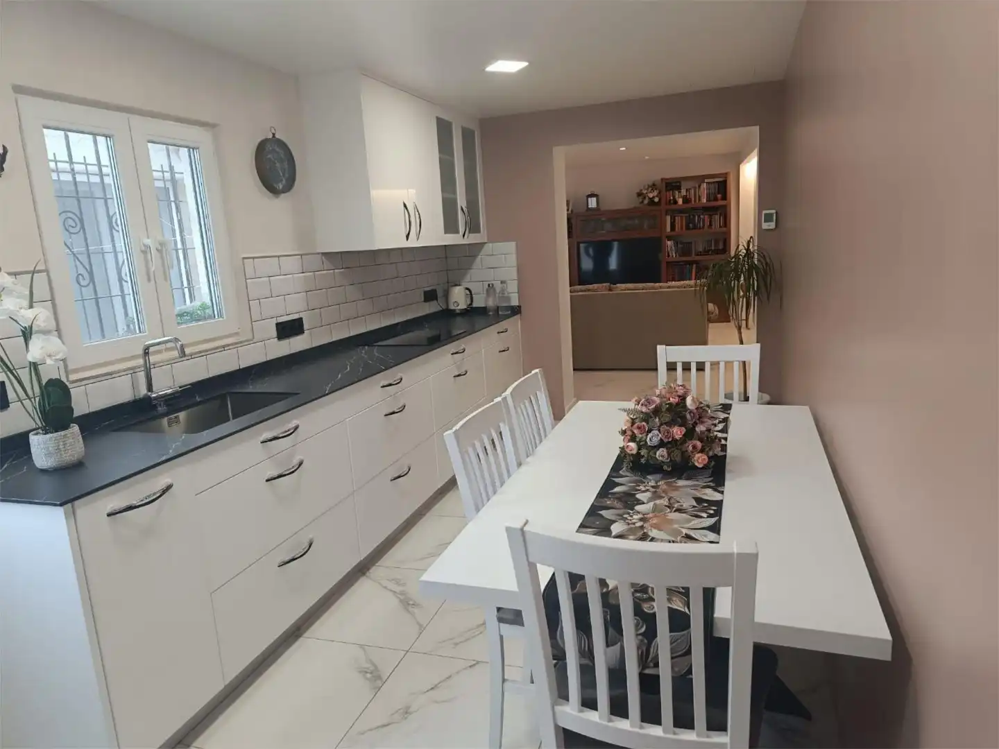 Houses for sale in Carrer Serra del Cid, 16, Pueblo - Urbanizaciones Kitchen of Houses for sale in L'Alfàs del Pi with Air Conditioner and Terrace