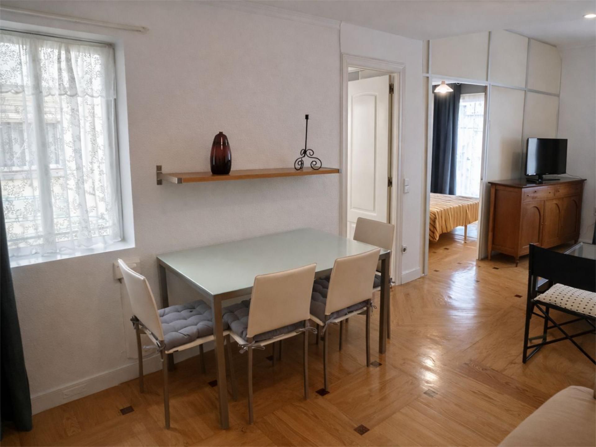 Dining room of Flat to rent in  Madrid Capital  with Air Conditioner and Balcony