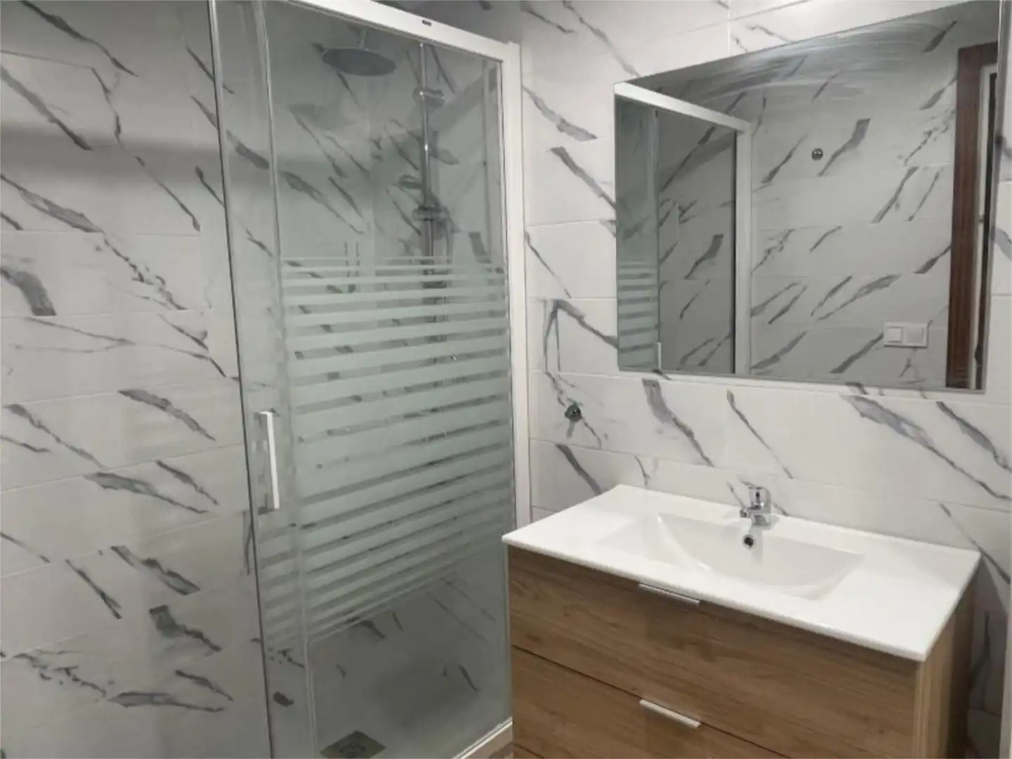 Habitación en Carrer Echegaray, 3, Centre - Zona Alta Baño de Piso para compartir en Alcoy / Alcoi con Trastero y Amueblado