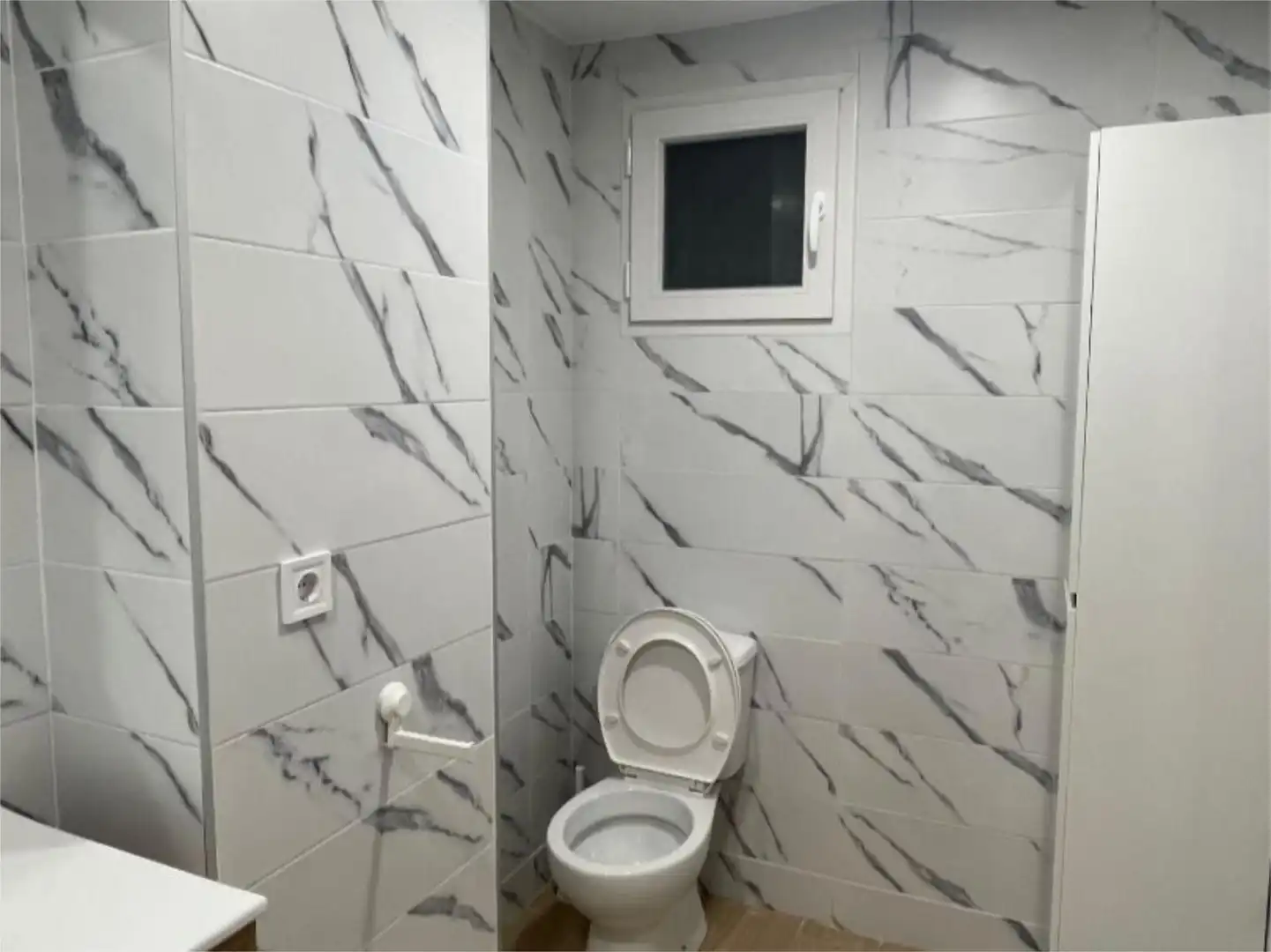 Habitación en Carrer Echegaray, 3, Centre - Zona Alta Baño de Piso para compartir en Alcoy / Alcoi con Trastero y Amueblado