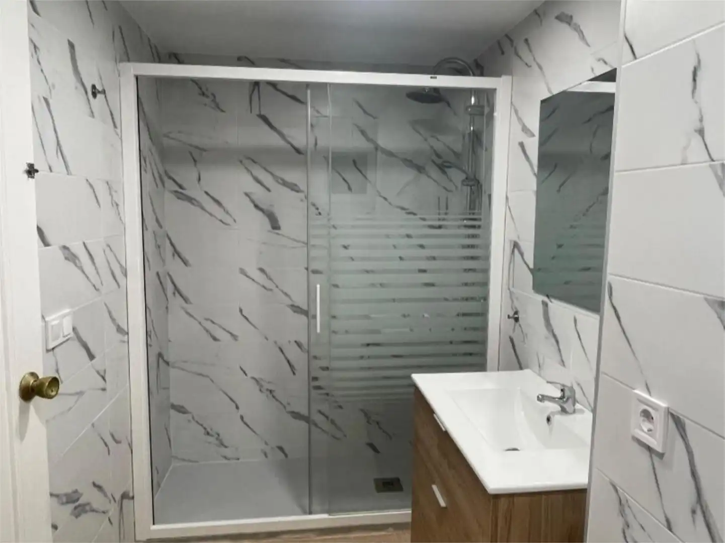 Habitación en Carrer Echegaray, 3, Centre - Zona Alta Baño de Piso para compartir en Alcoy / Alcoi con Trastero y Amueblado