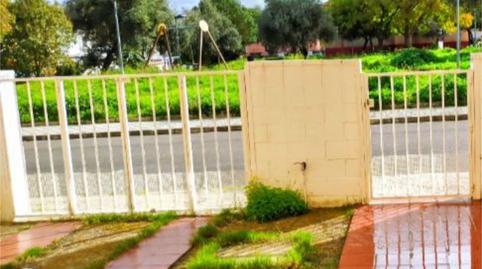 Foto 5 de Casa adosada en venta en Calle Rafael Peralta, 24, Colegio Europa, Espartinas