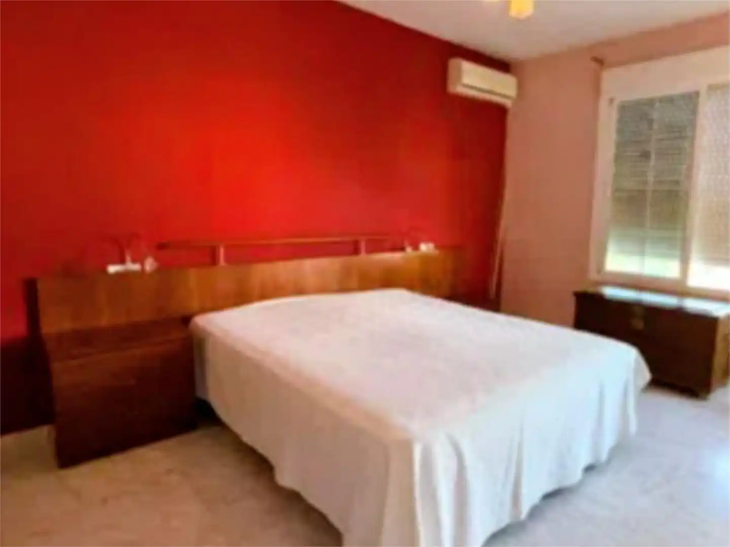 Habitación de Casa adosada en venta en Espartinas con Aire acondicionado y Piscina