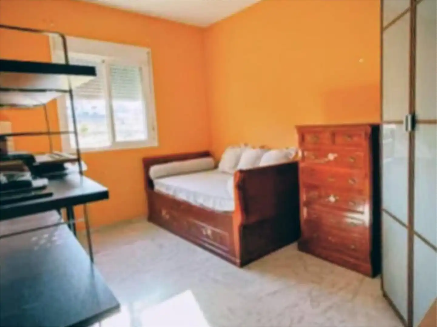 Habitación de Casa adosada en venta en Espartinas con Aire acondicionado y Piscina