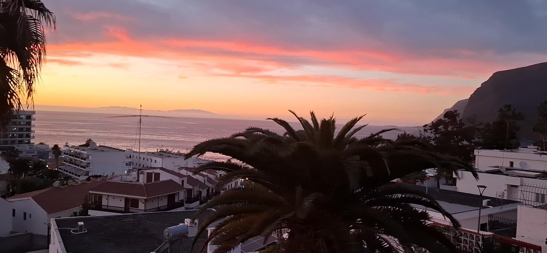 Pis en venda a Calle Flor de Pascua, 25, Acantilados de Los Gigantes Vista exterior de Pis en venda en Santiago del Teide amb Terrassa