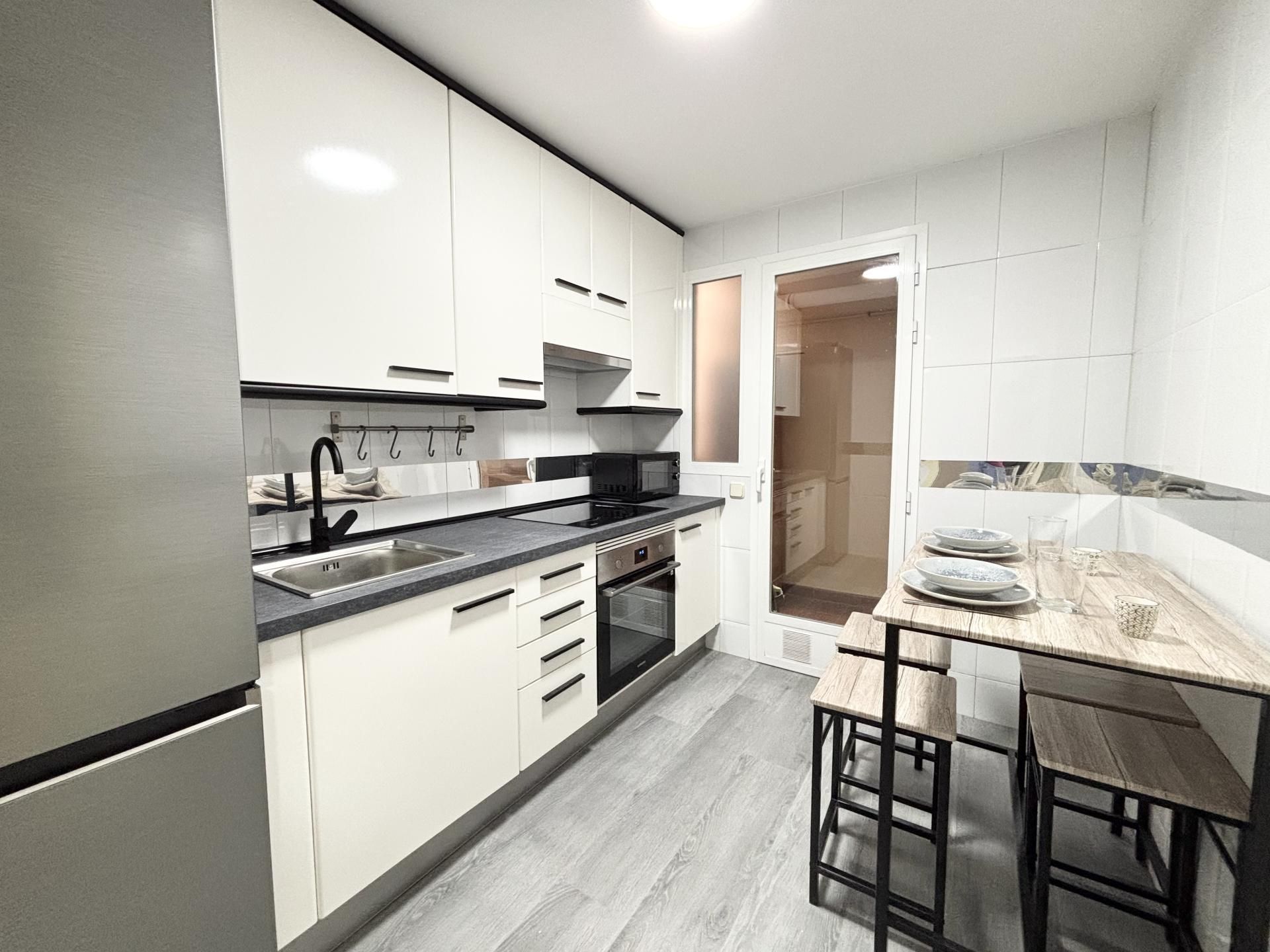 Kitchen of Flat to share in  Toledo Capital  with Air Conditioner, Heating and Parquet flooring