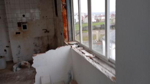 Foto 3 de Piso en venta en Barro Viviendas Sindicales, 3, Monforte de Lemos, Lugo