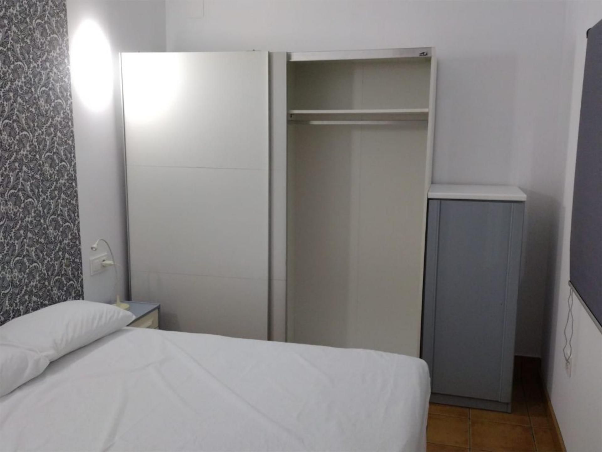 Habitación de Apartamento de alquiler en Malpartida de Plasencia con Amueblado