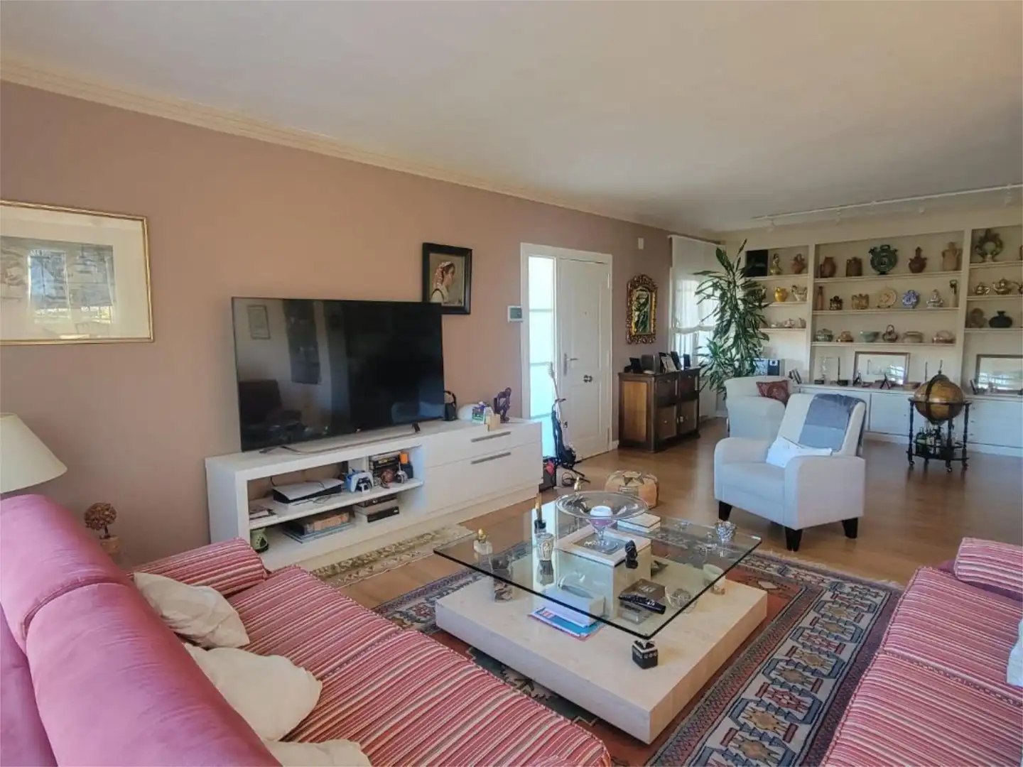 Piso en venta en Calle Monte Ana, 21, Parquelagos - Puente Nuevo Sala de estar de Piso en venta en Galapagar con Aire acondicionado, Calefacción y Jardín privado