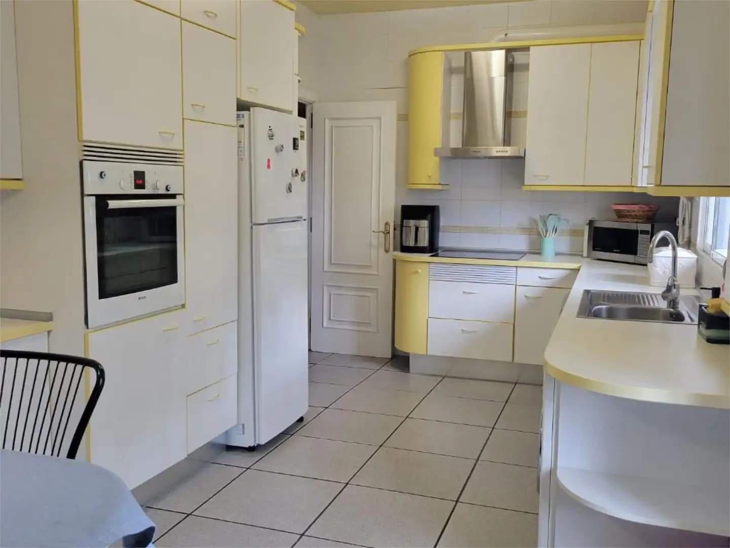 Piso en venta en Calle Monte Ana, 21, Parquelagos - Puente Nuevo Cocina de Piso en venta en Galapagar con Aire acondicionado, Calefacción y Jardín privado