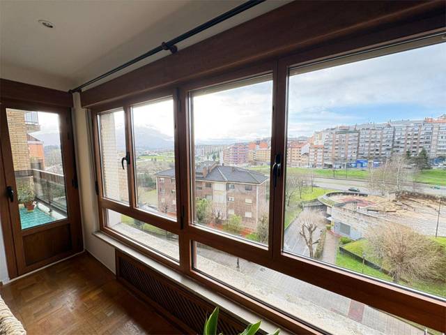 Piso en Alquiler en Avenida De Pedro Masaveu, 7 en Auditorio - Seminario - Parque de Invierno