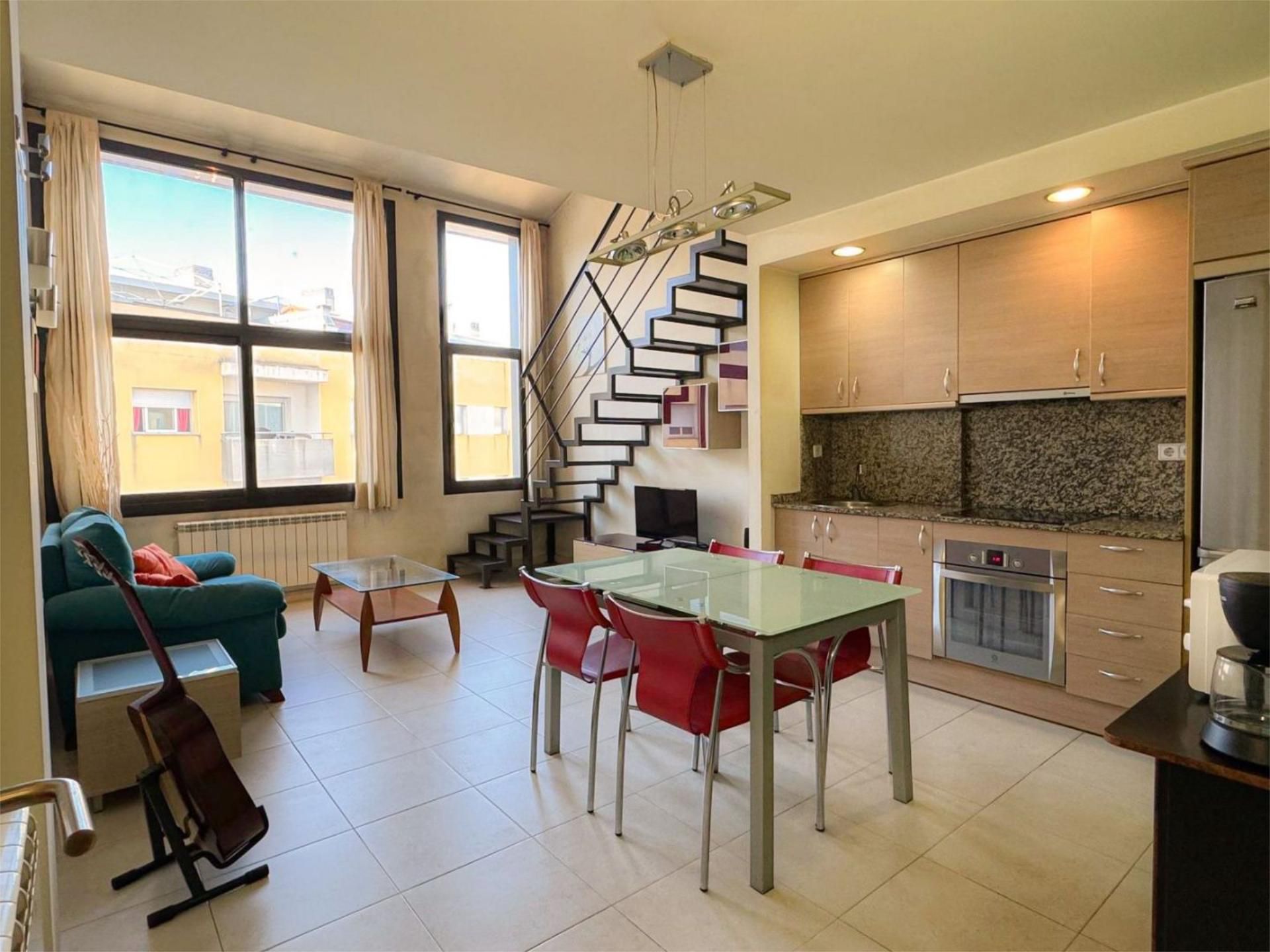 Dúplex en venda a Carrer de la Verge de Montserrat, 21, Vilanova del Camí Sala d'estar de Dúplex en venda en Vilanova del Camí amb Aire condicionat