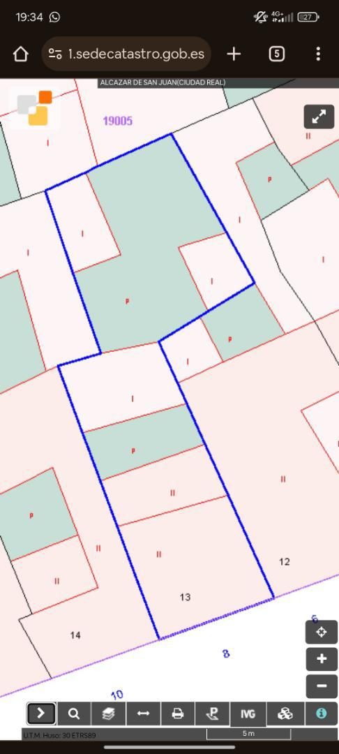 Casa adosada en venda en Alcázar de San Juan amb Jardí privat, Traster i Piscina