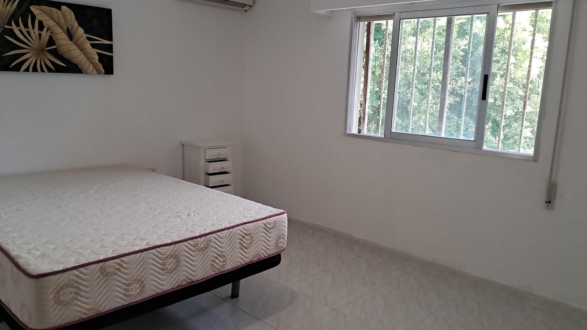 Bedroom of Single-family semi-detached to share in Alzira  with Terrace, Furnished and Washing machine