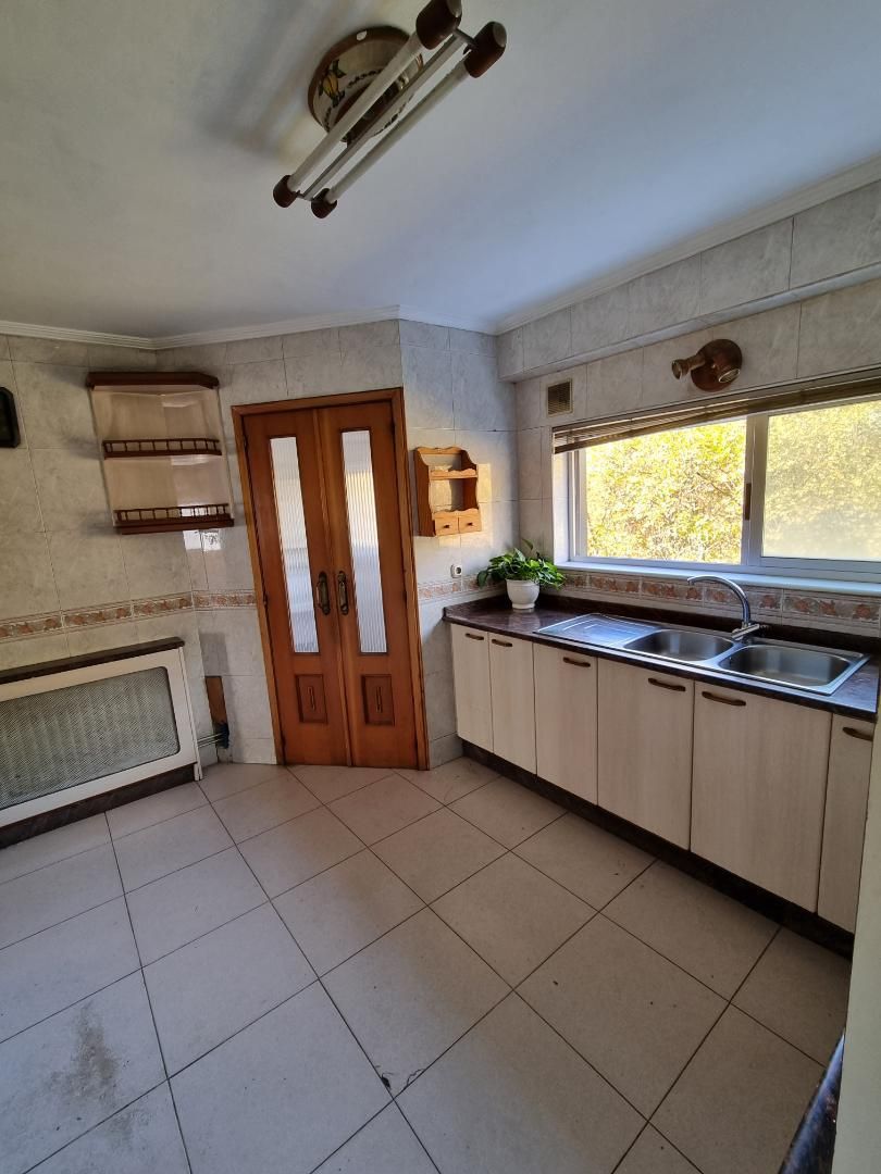 Kitchen of Flat for sale in Santiago de Compostela   with Heating, Private garden and Community parking