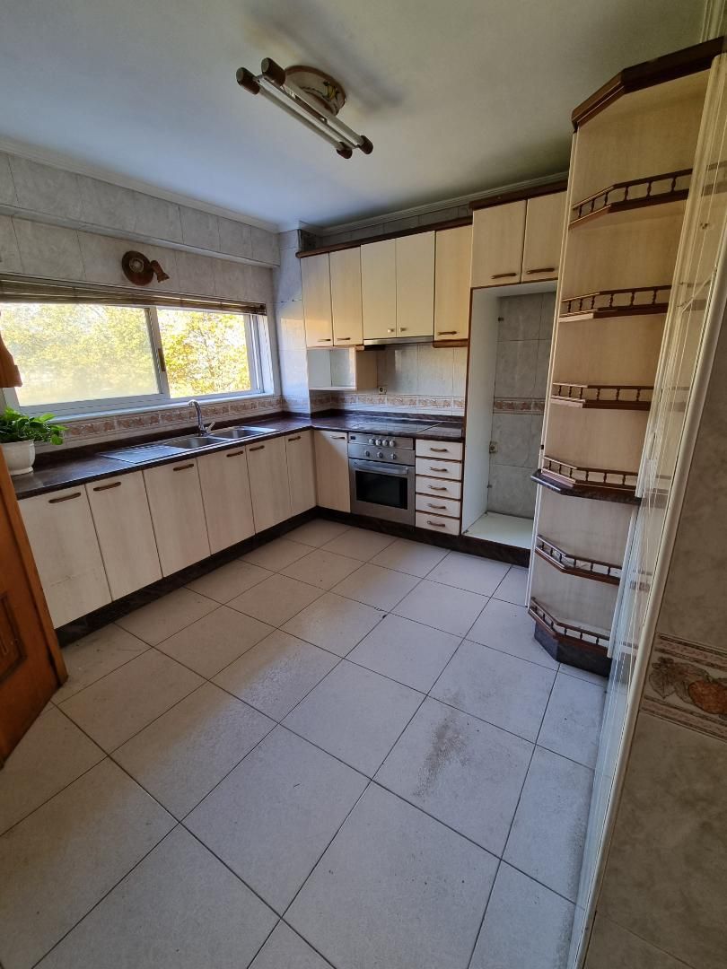 Kitchen of Flat for sale in Santiago de Compostela   with Heating, Private garden and Community parking