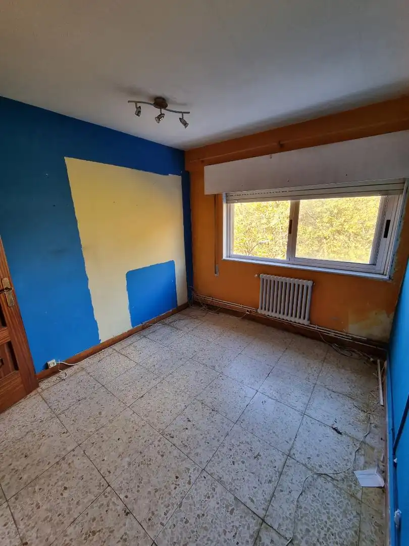 Habitación de Piso en venta en Santiago de Compostela  con Calefacción, Jardín privado y Parking comunitario