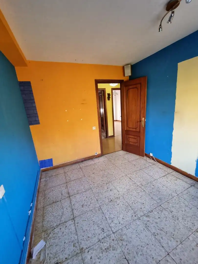 Habitación de Piso en venta en Santiago de Compostela  con Calefacción, Jardín privado y Parking comunitario