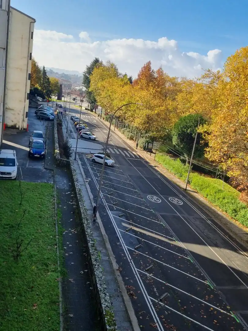 Parking de Piso en venta en Santiago de Compostela  con Calefacción, Jardín privado y Parking comunitario