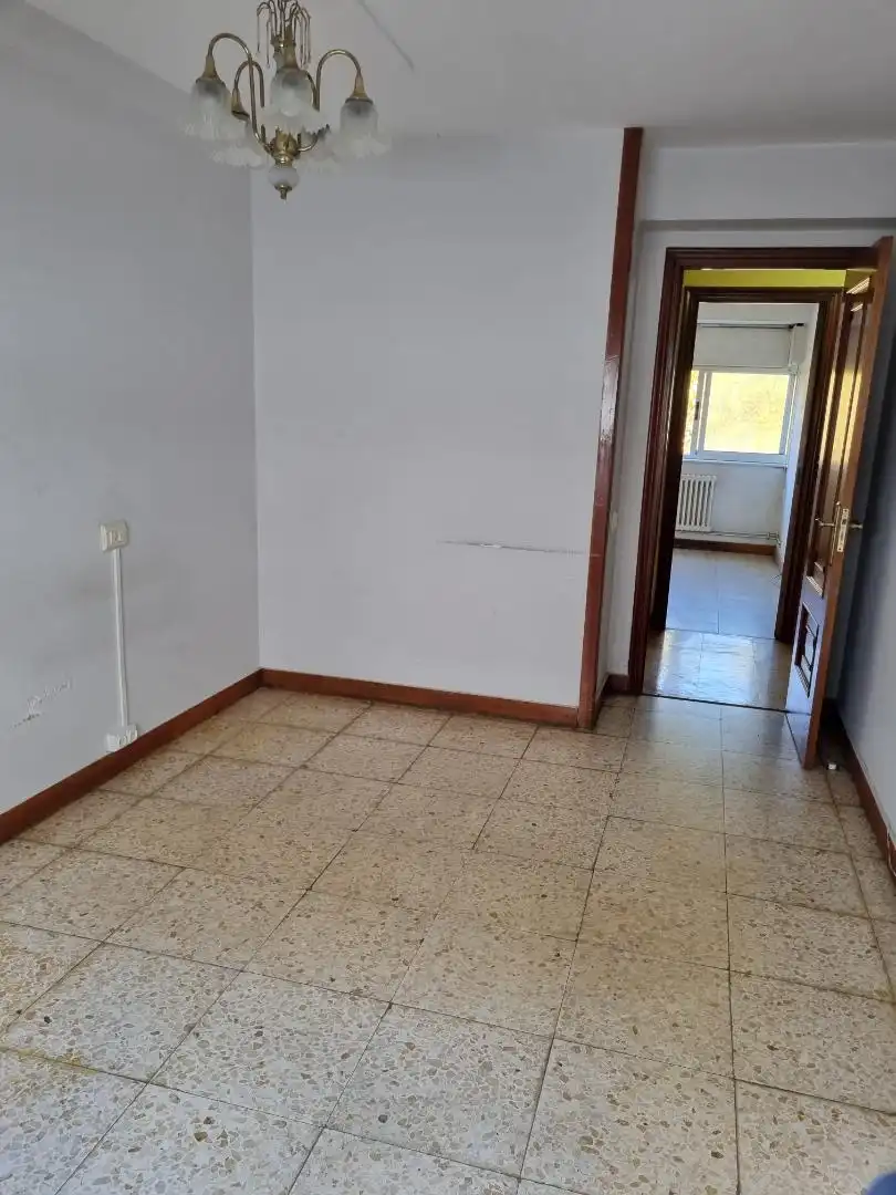 Piso en venta en Santiago de Compostela  con Calefacción, Jardín privado y Parking comunitario