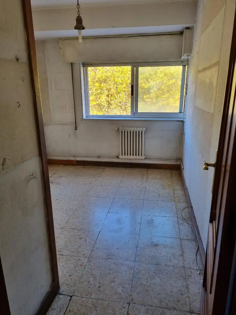 Habitación de Piso en venta en Santiago de Compostela  con Calefacción, Jardín privado y Parking comunitario