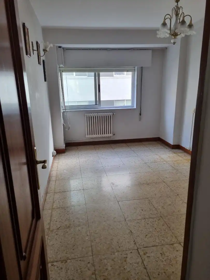 Habitación de Piso en venta en Santiago de Compostela  con Calefacción, Jardín privado y Parking comunitario