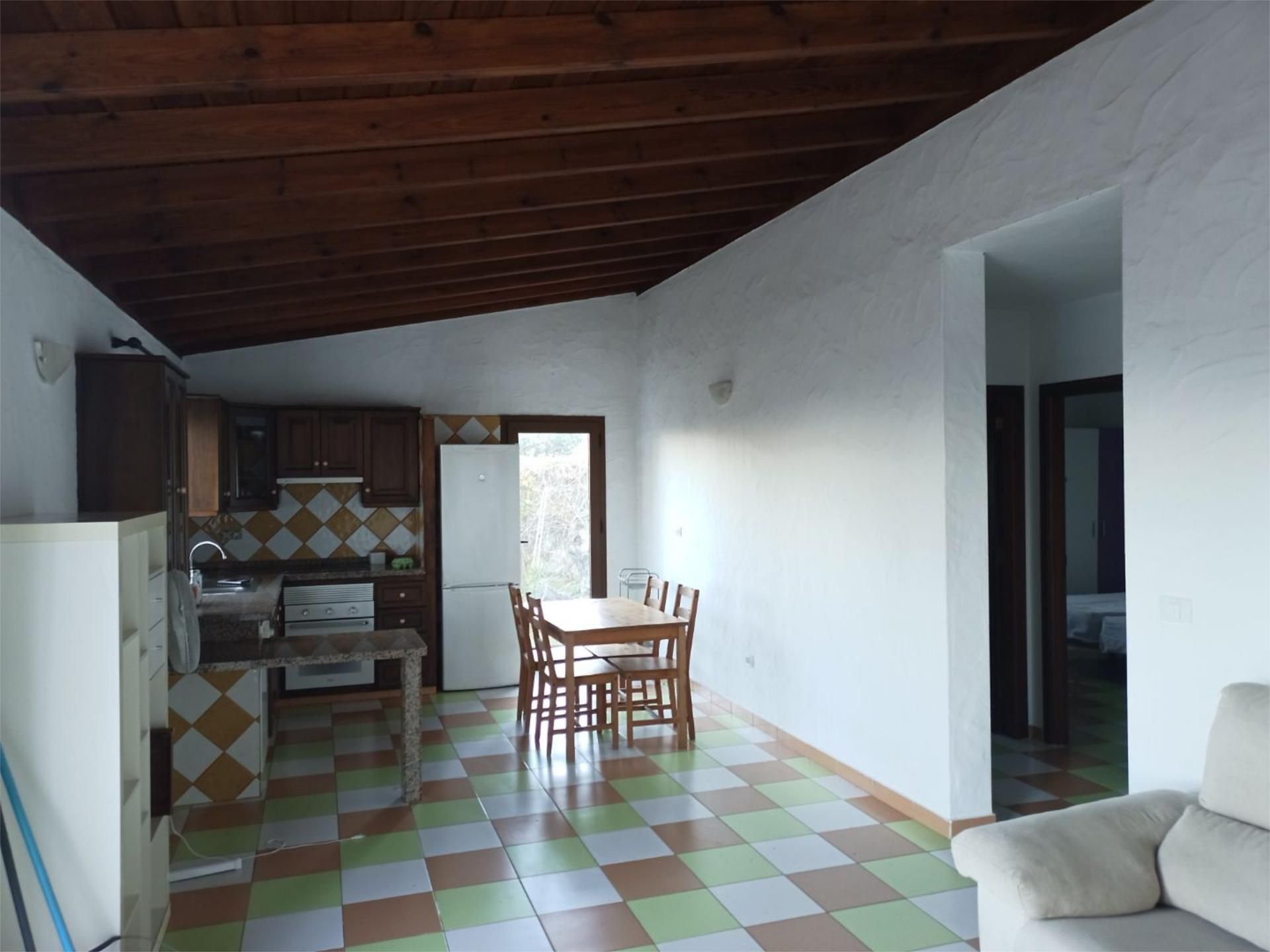 Apartament de lloguer a Camino Cruz Chica, 69, Los Llanos de Aridane Cuina de Apartament de lloguer en Los Llanos de Aridane amb Jardí privat, Terrassa i Moblat