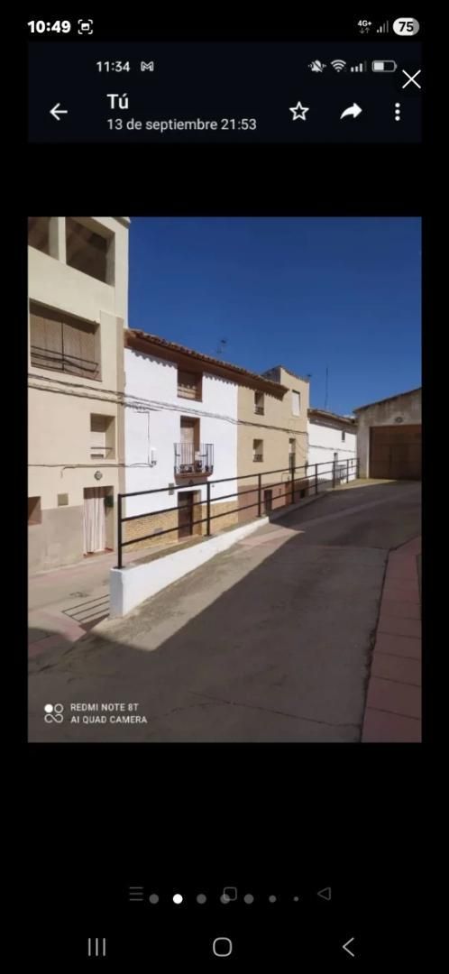 Vista exterior de Casa adosada en venda en Samper de Calanda amb Moblat i Balcó