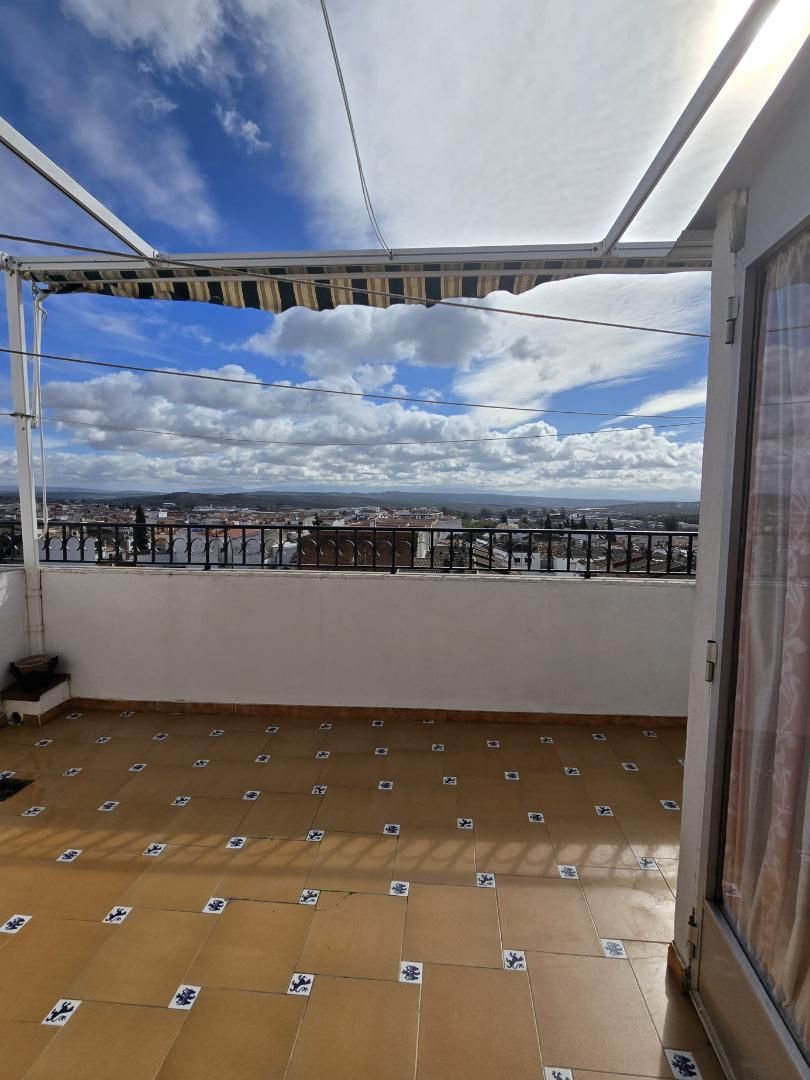 Vista exterior de Pis de lloguer en Bailén amb Aire condicionat, Calefacció i Terrassa