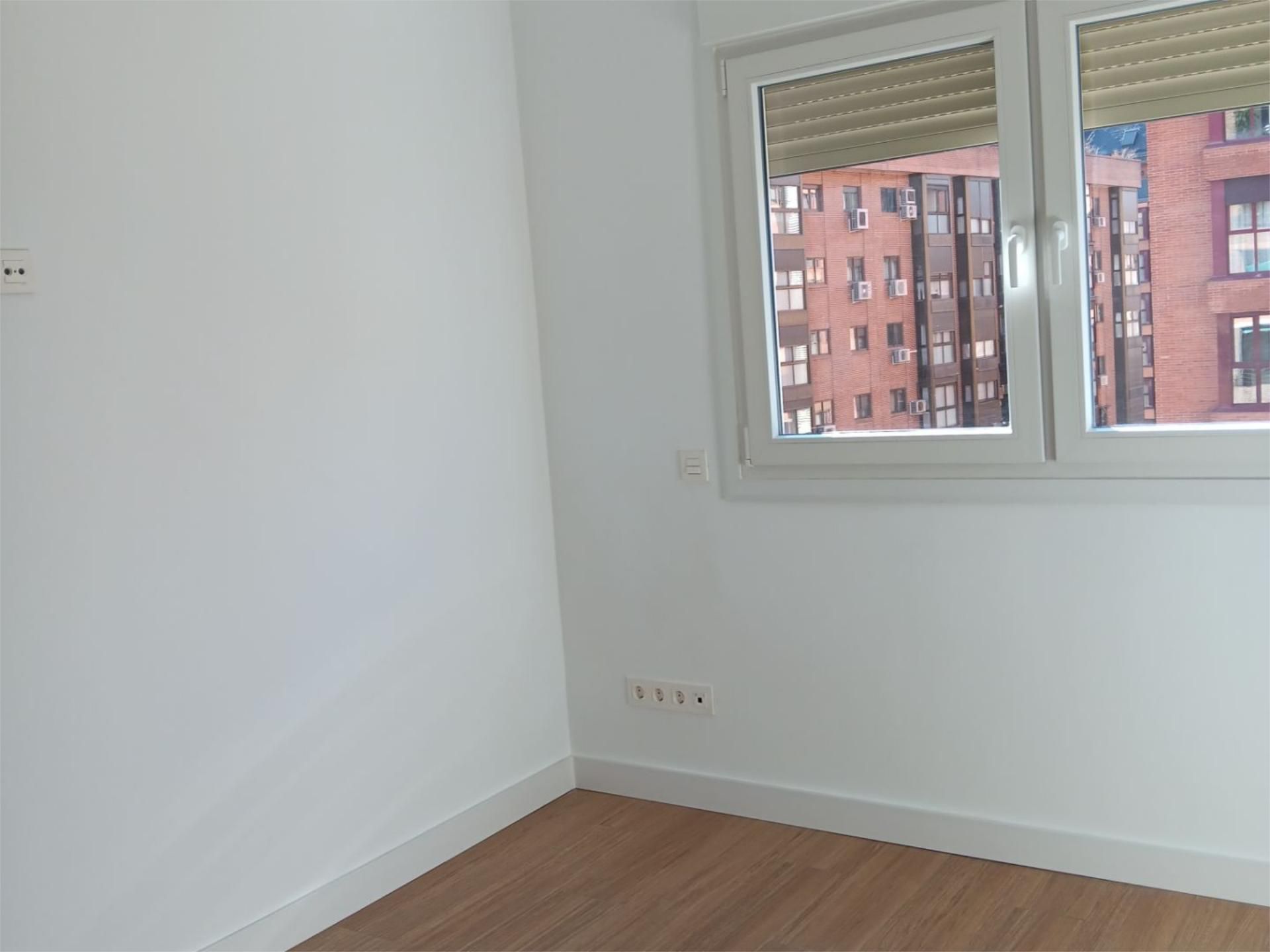 Bedroom of Flat to rent in  Madrid Capital  with Air Conditioner, Heating and Terrace