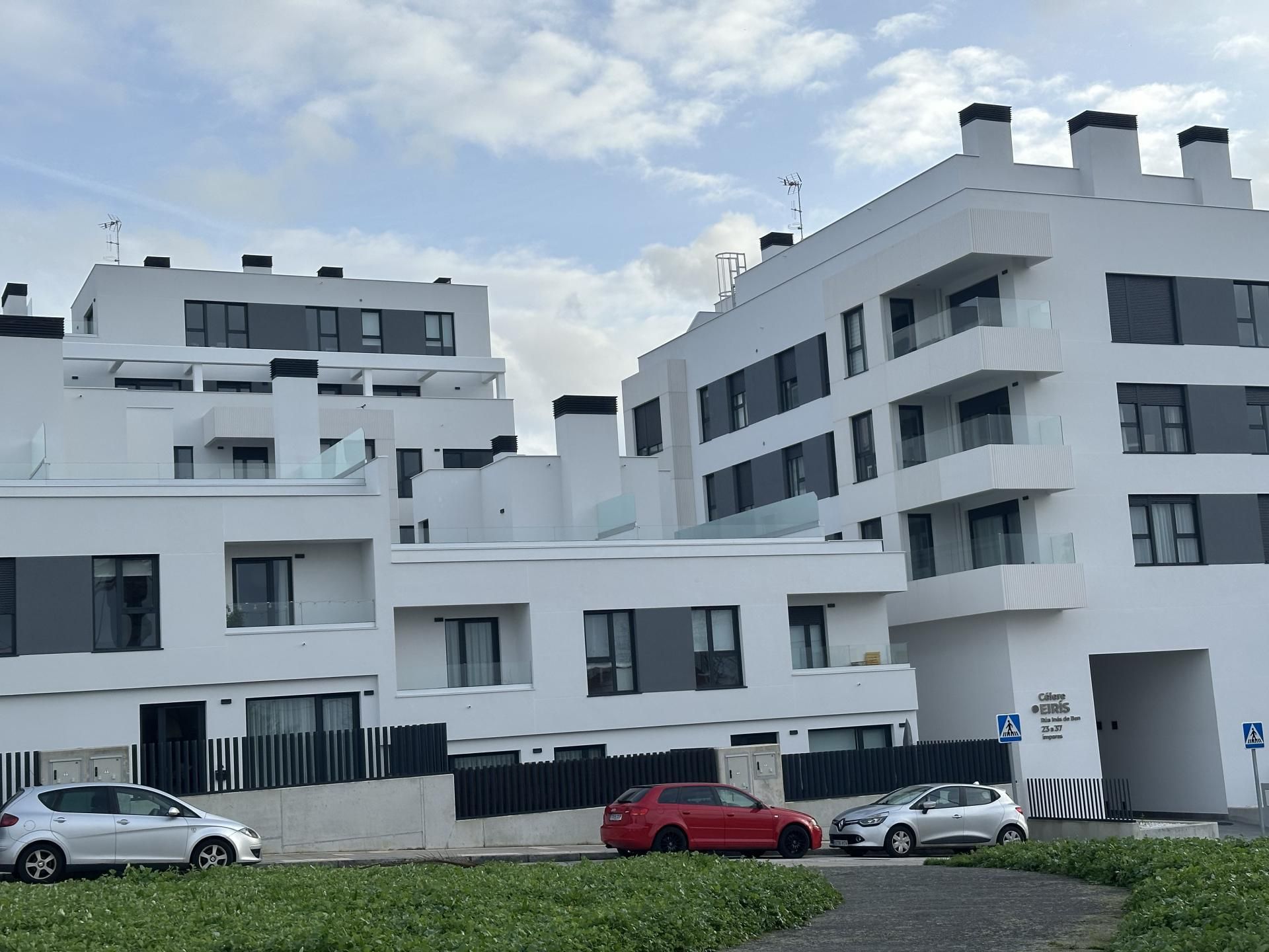 Vista exterior de Pis en venda en A Coruña Capital  amb Terrassa i Balcó