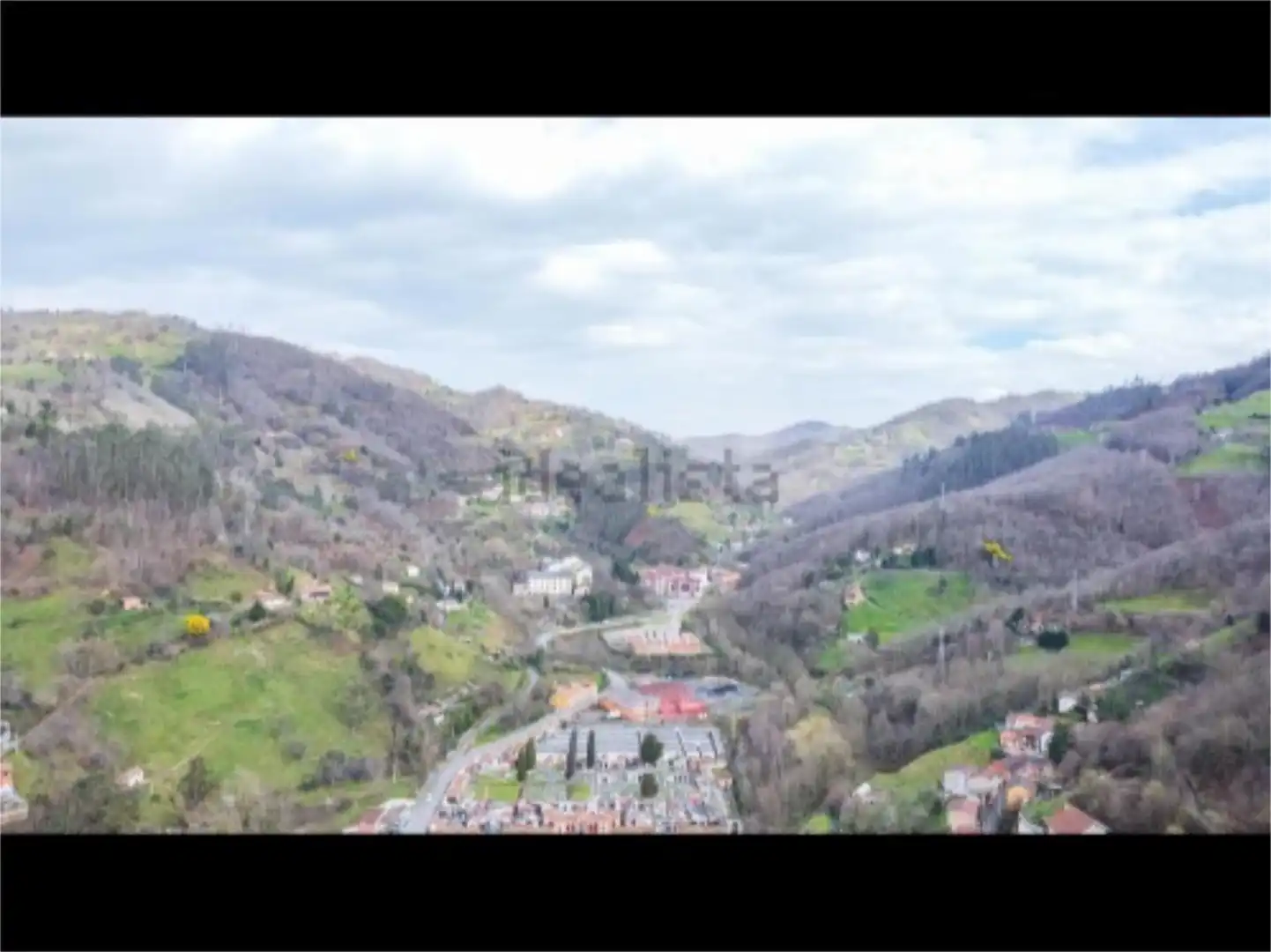 Pis en venda en Mieres (Asturias) amb Terrassa, Traster i Balcó