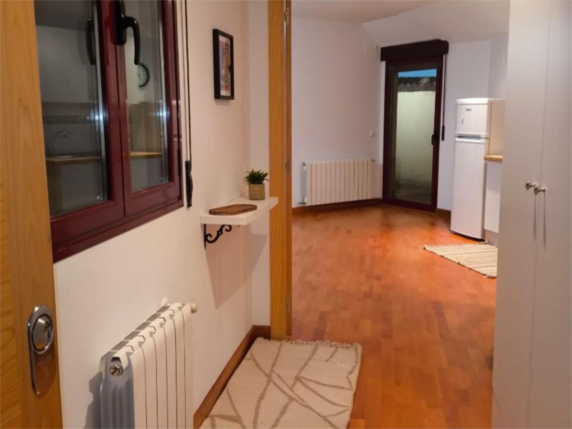 Dachboden miete in Bernuy de Porreros mit Heizung, Parkett und Terrasse