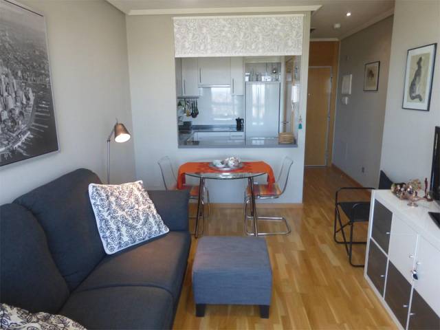 Piso en Alquiler en Calle de Dulce Chacón, 17 en Virgen del Cortijo - Manoteras