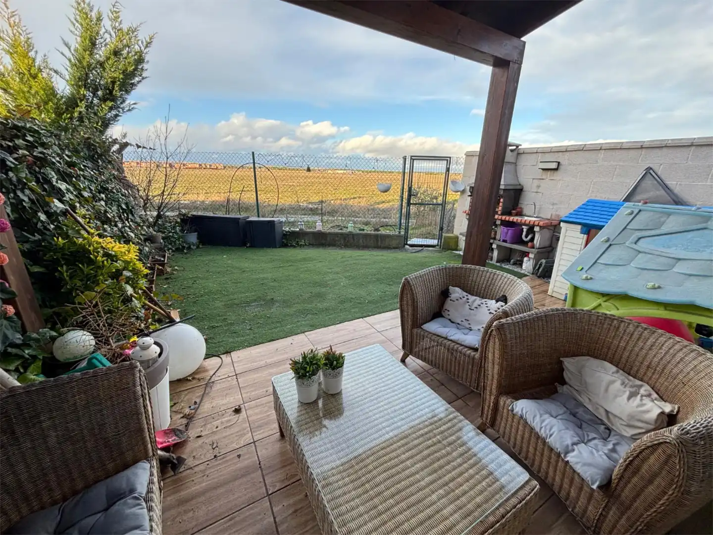 Piso en venta en Calle Sabinares del Arlanza, 146, Aldeamayor de San Martín Terraza de Piso en venta en Aldeamayor de San Martín