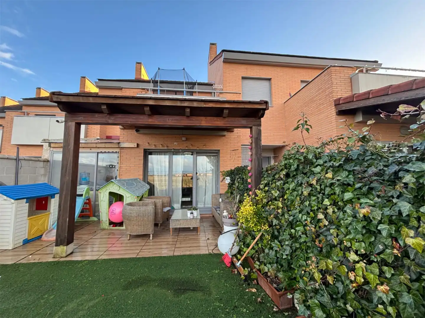 Piso en venta en Calle Sabinares del Arlanza, 146, Aldeamayor de San Martín Terraza de Piso en venta en Aldeamayor de San Martín