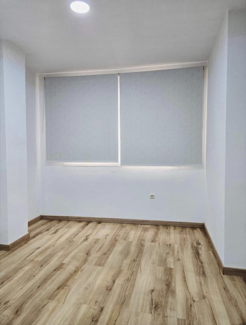 Oficina de lloguer en Adra