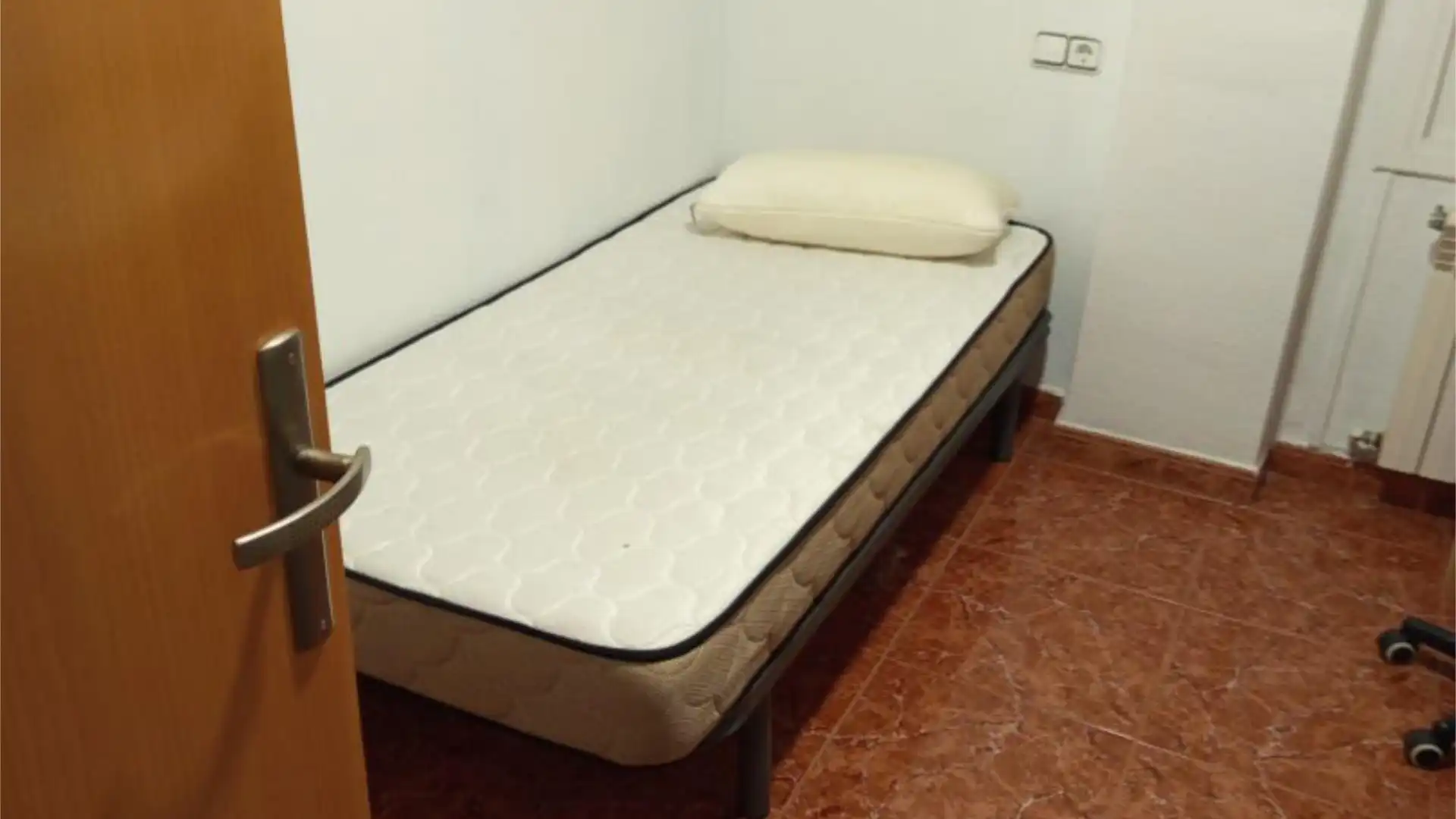 Habitación de Piso para compartir en Viladecans con Calefacción, Amueblado y Balcón