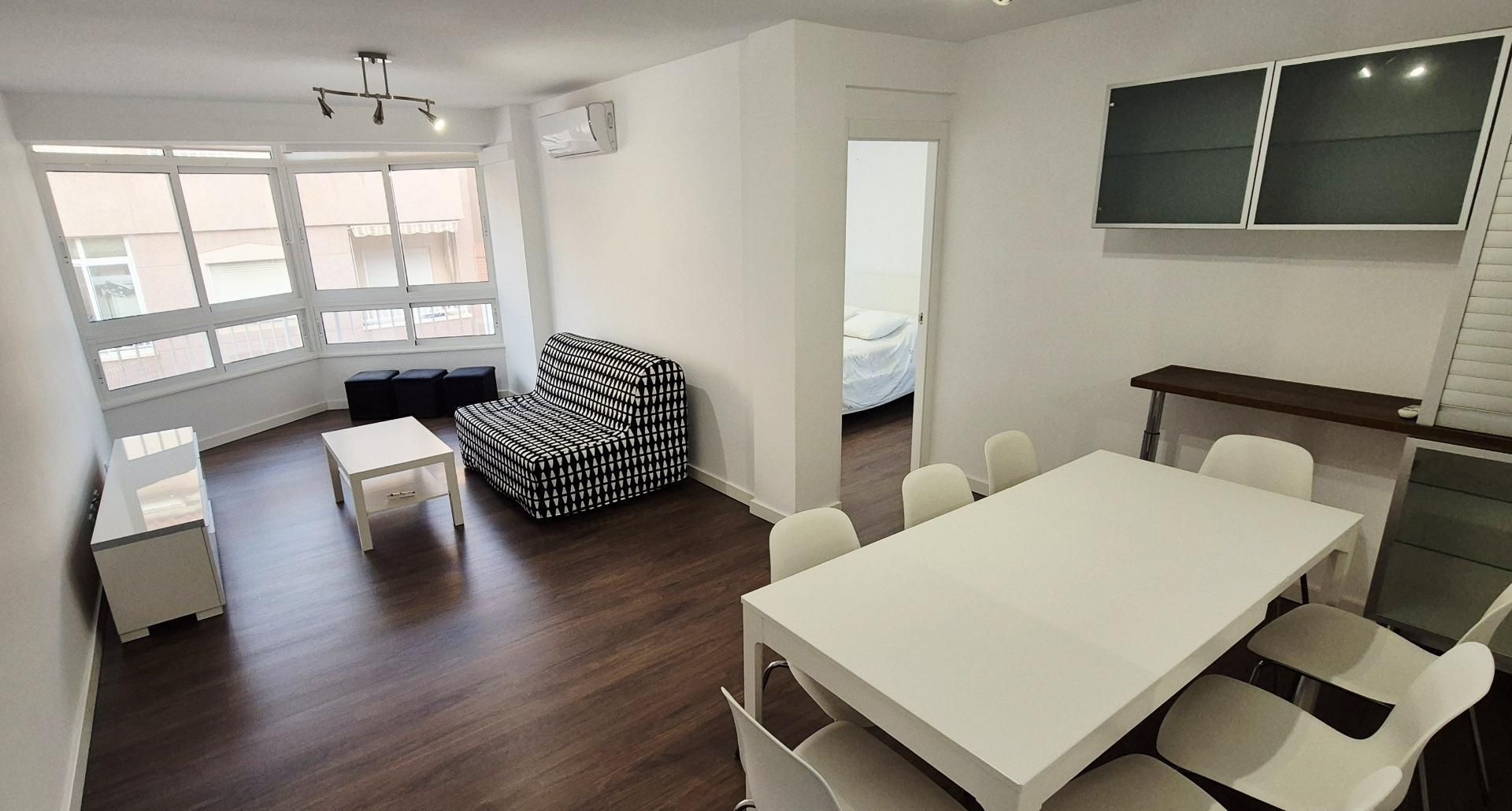 Living room of Flat to rent in Torrevieja  with Air Conditioner, Heating and Parquet flooring