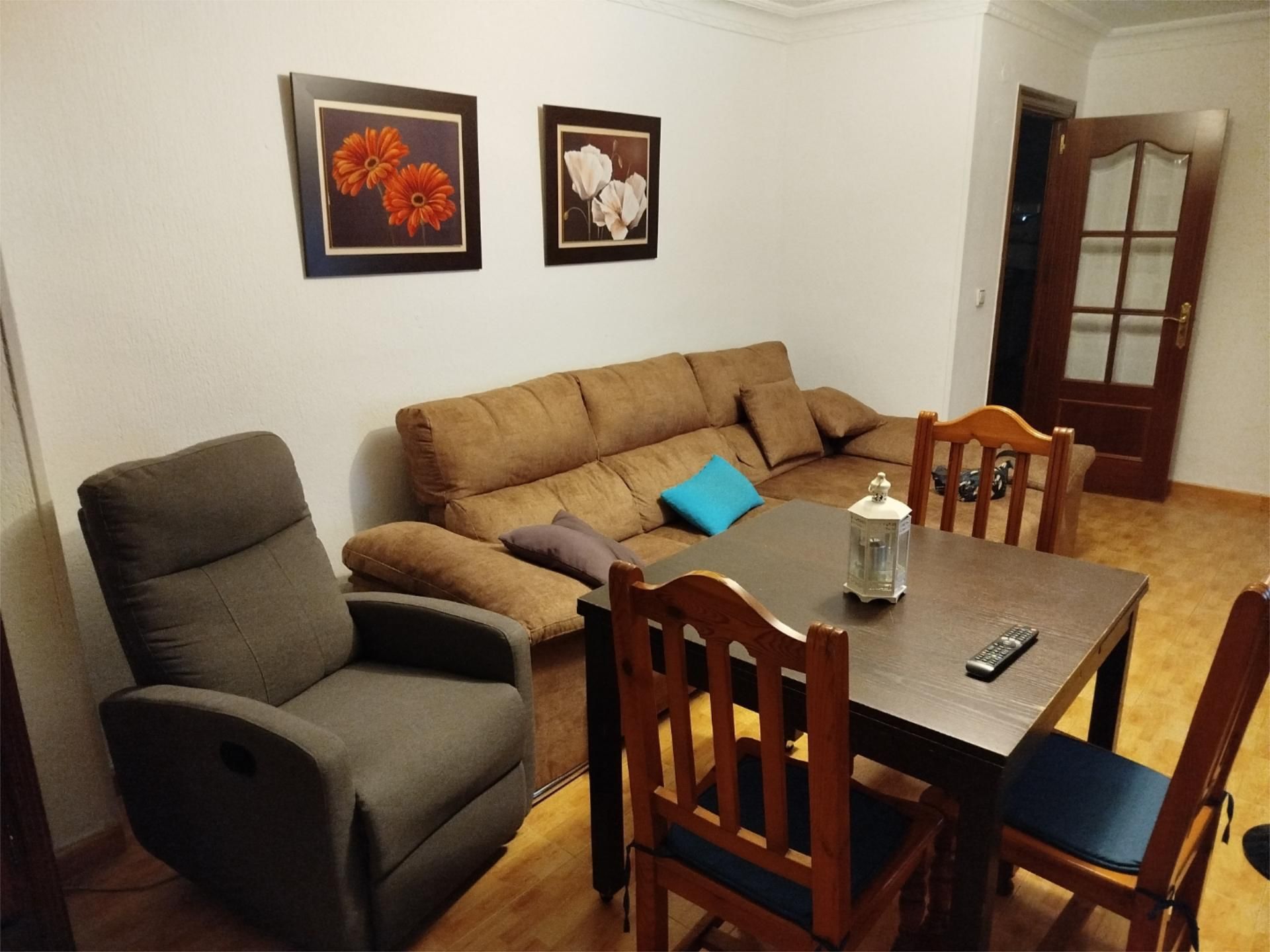 Sala d'estar de Pis per a compartir en  Huelva Capital amb Aire condicionat, Calefacció i Moblat