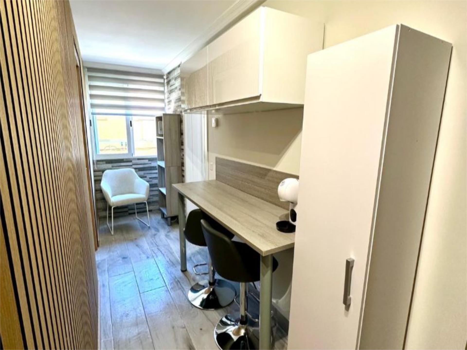 Flat to share in Calle Ceramistas, 11, Arcos Flat to share in Madrid Capital with Air Conditioner, Heating and Parquet flooring