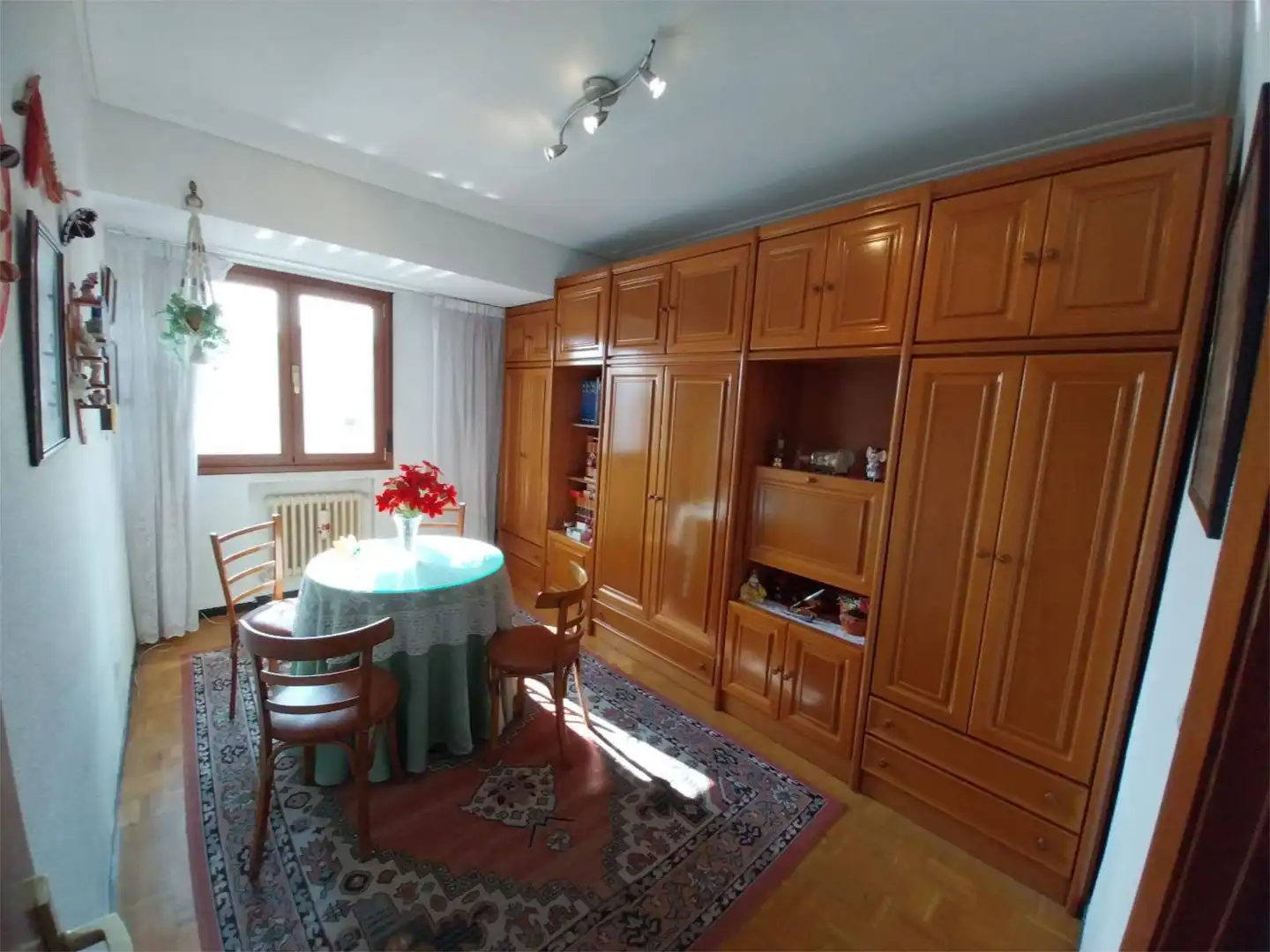 Flat for sale in Obispo Ballester Kalea, 8, El Anglo Dining room of Flat for sale in Vitoria - Gasteiz with Terrace and Balcony